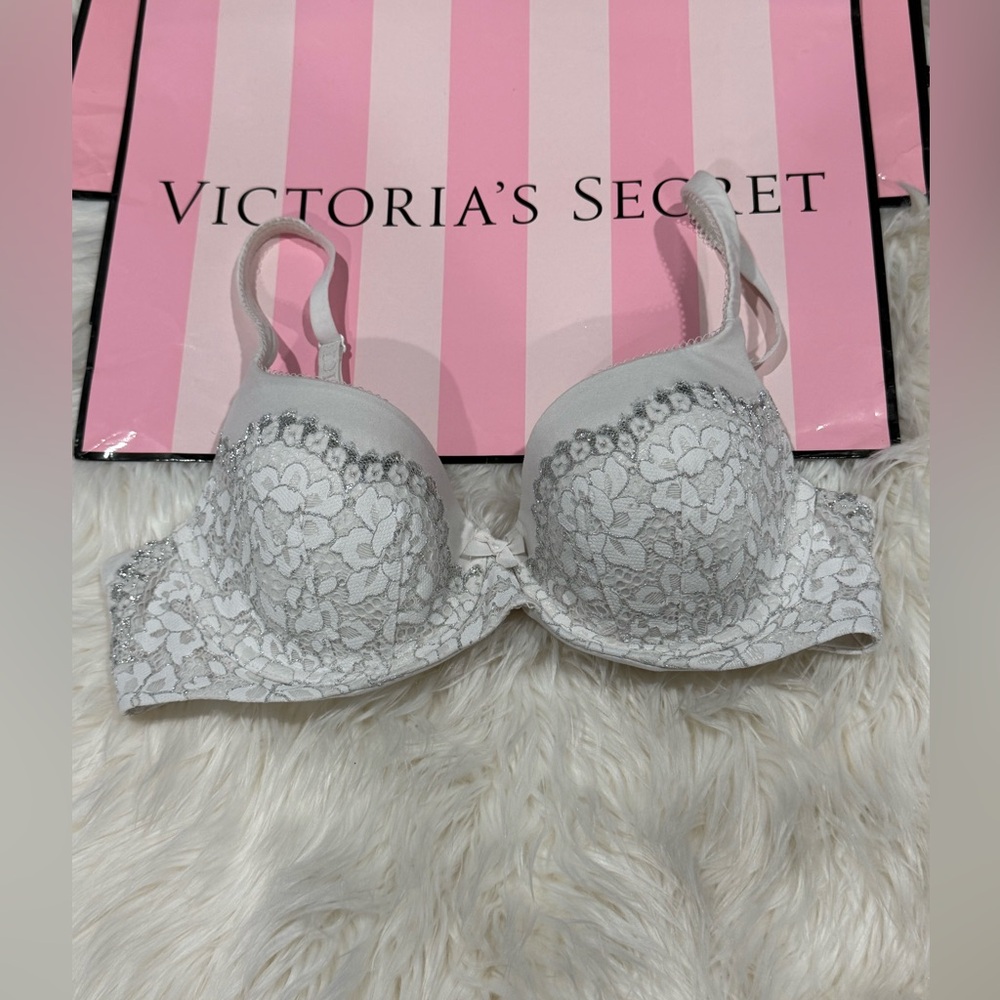 Victoria's Secret body by Victoria silver lace lined Demi bra